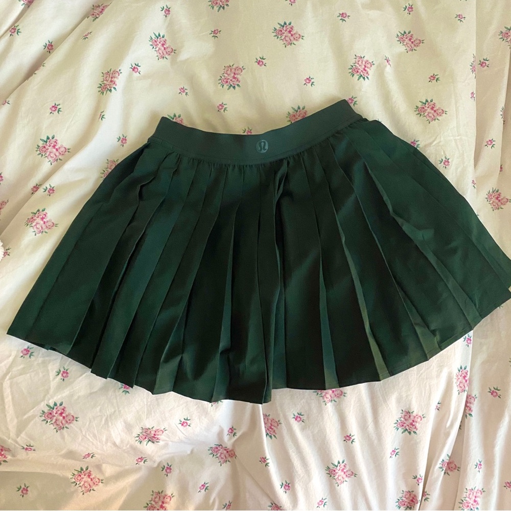 lululemon Forest Green Pleated Skirt - Size 2